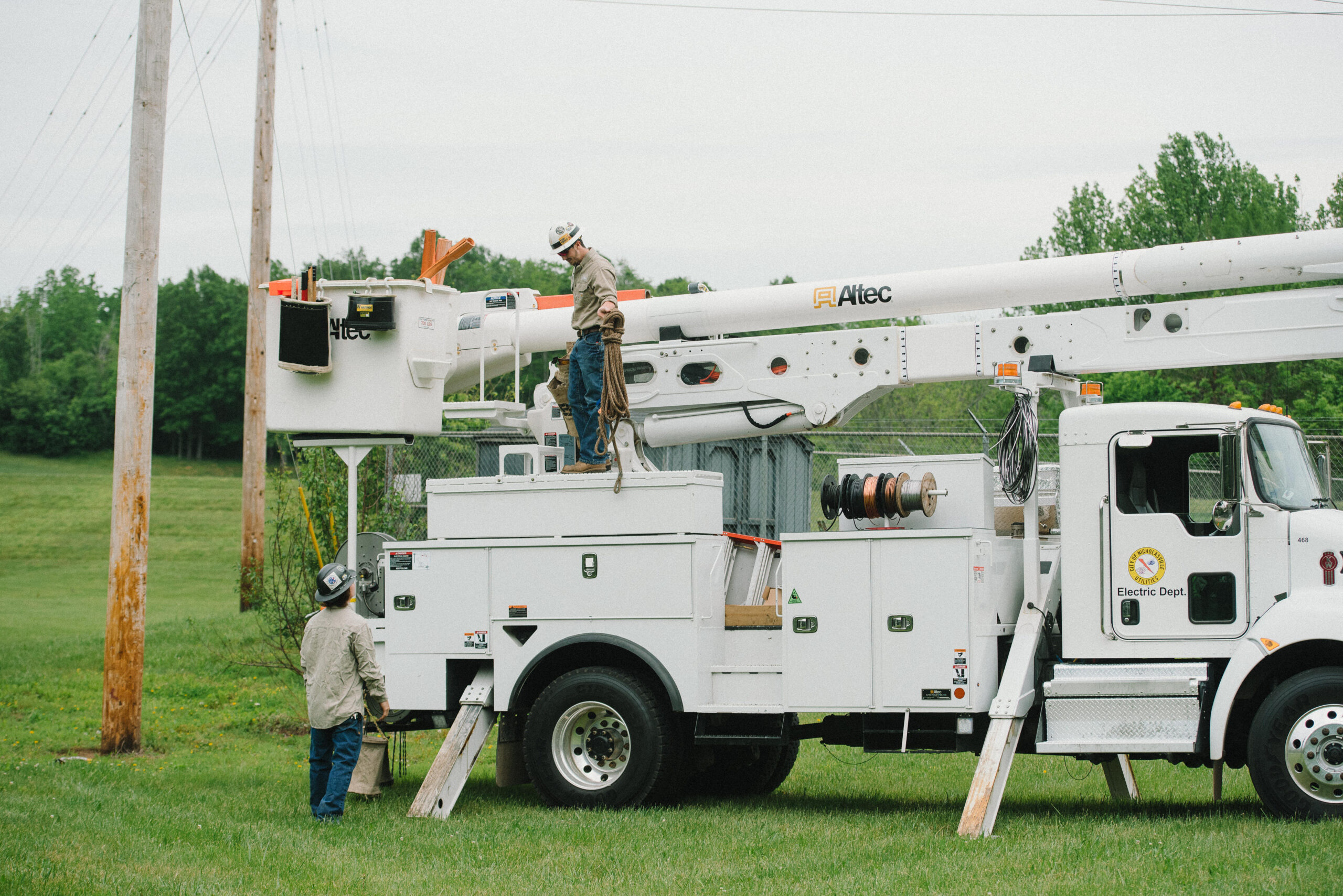 Utility truck with lineman.